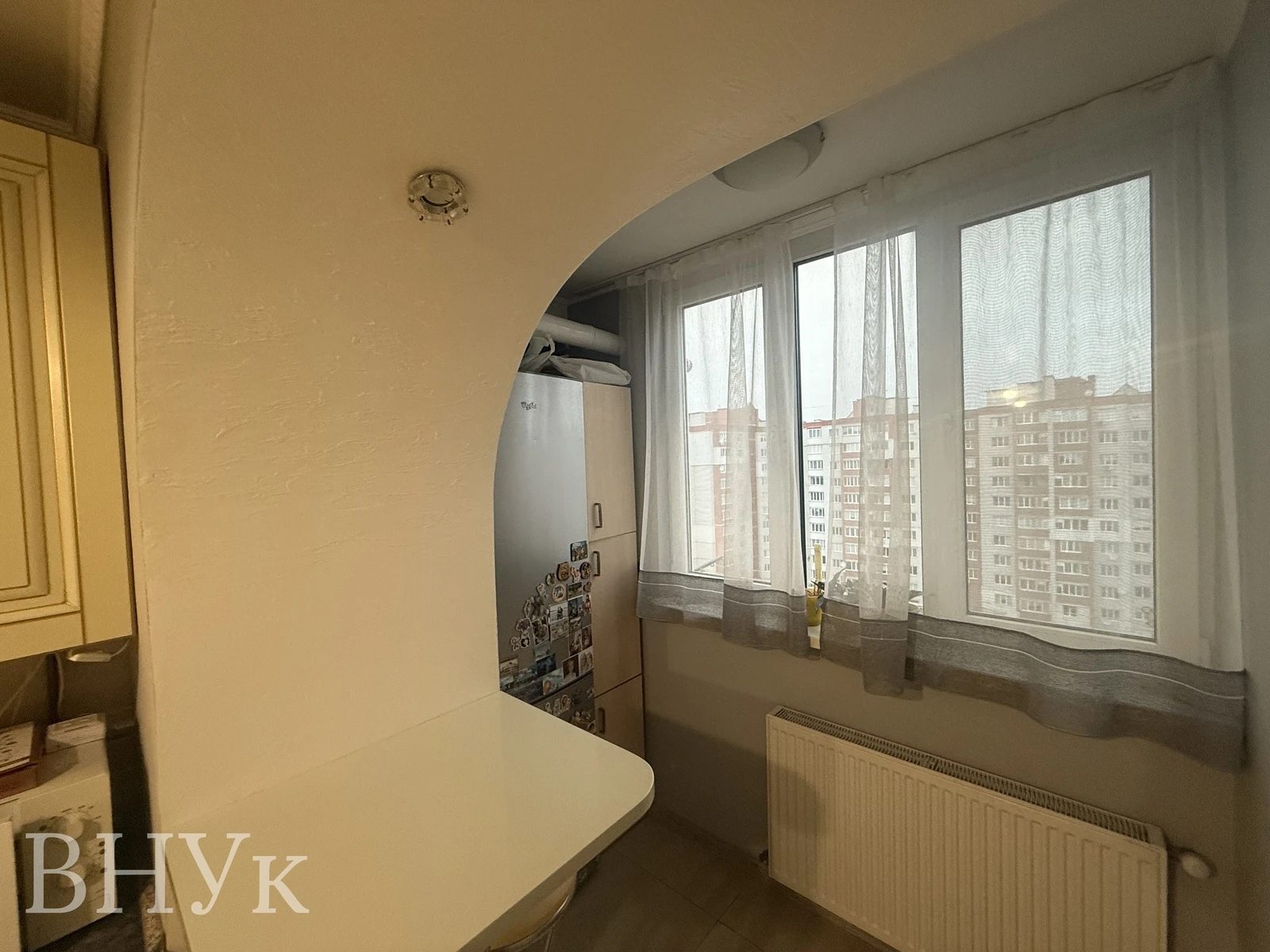 Apartments for sale 3 rooms, 788 m², 10th fl./11 floors. Halytska vul., Ternopil. 