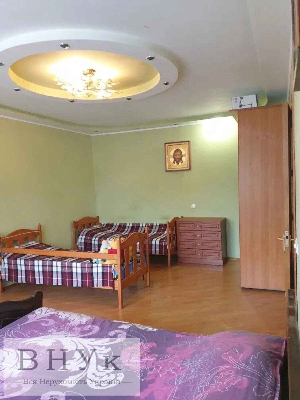 Apartments for sale. 1 room, 51 m², 1st floor/9 floors. Pluhova vul., Lviv. 