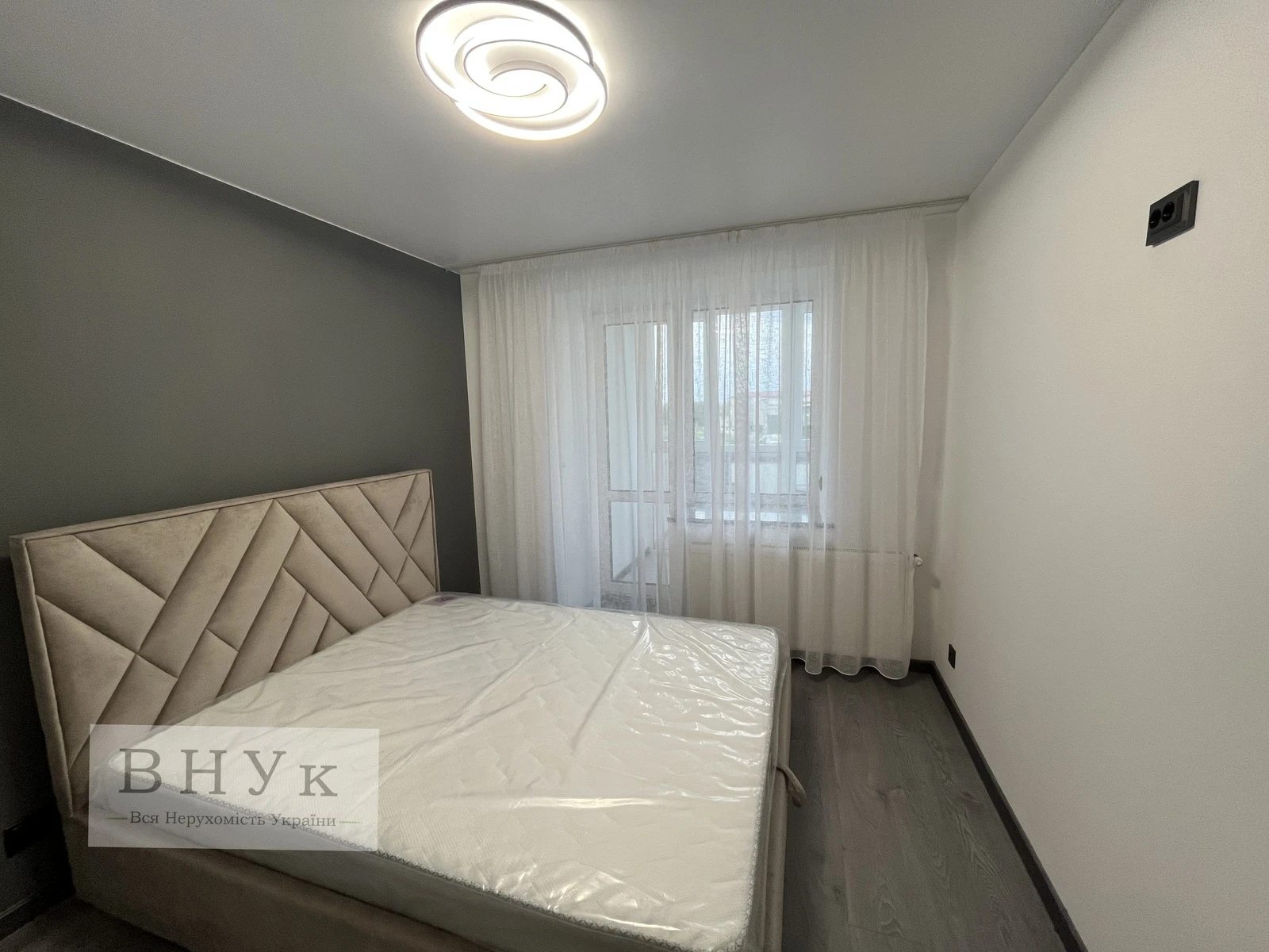 Apartments for sale. 2 rooms, 62 m², 3rd floor/10 floors. Mykulynetska vul., Ternopil. 