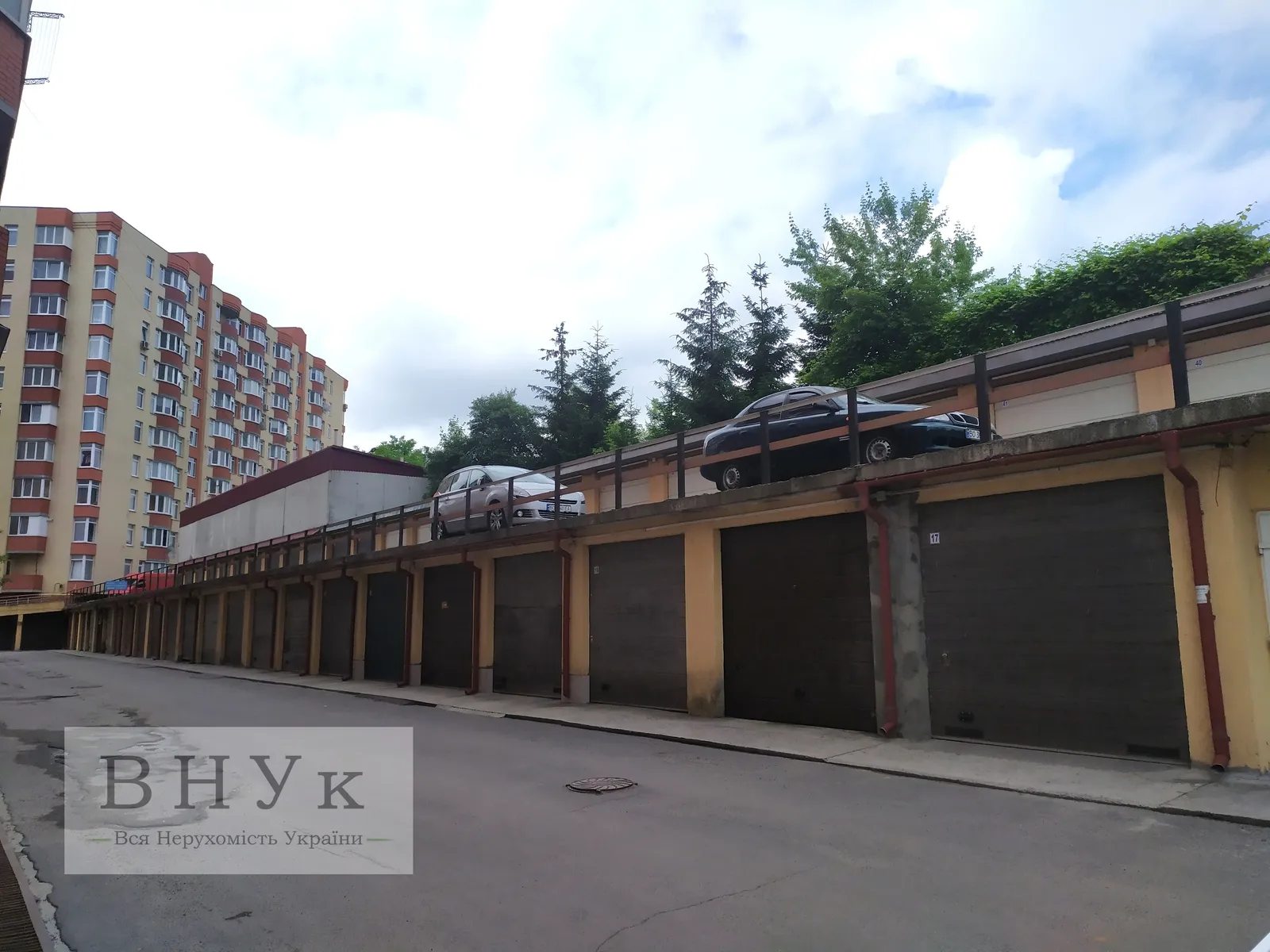 Продаж квартири 2 кімнати, 74 m², 3 пов./11 поверхів. Лучаківського вул., Тернопіль. 