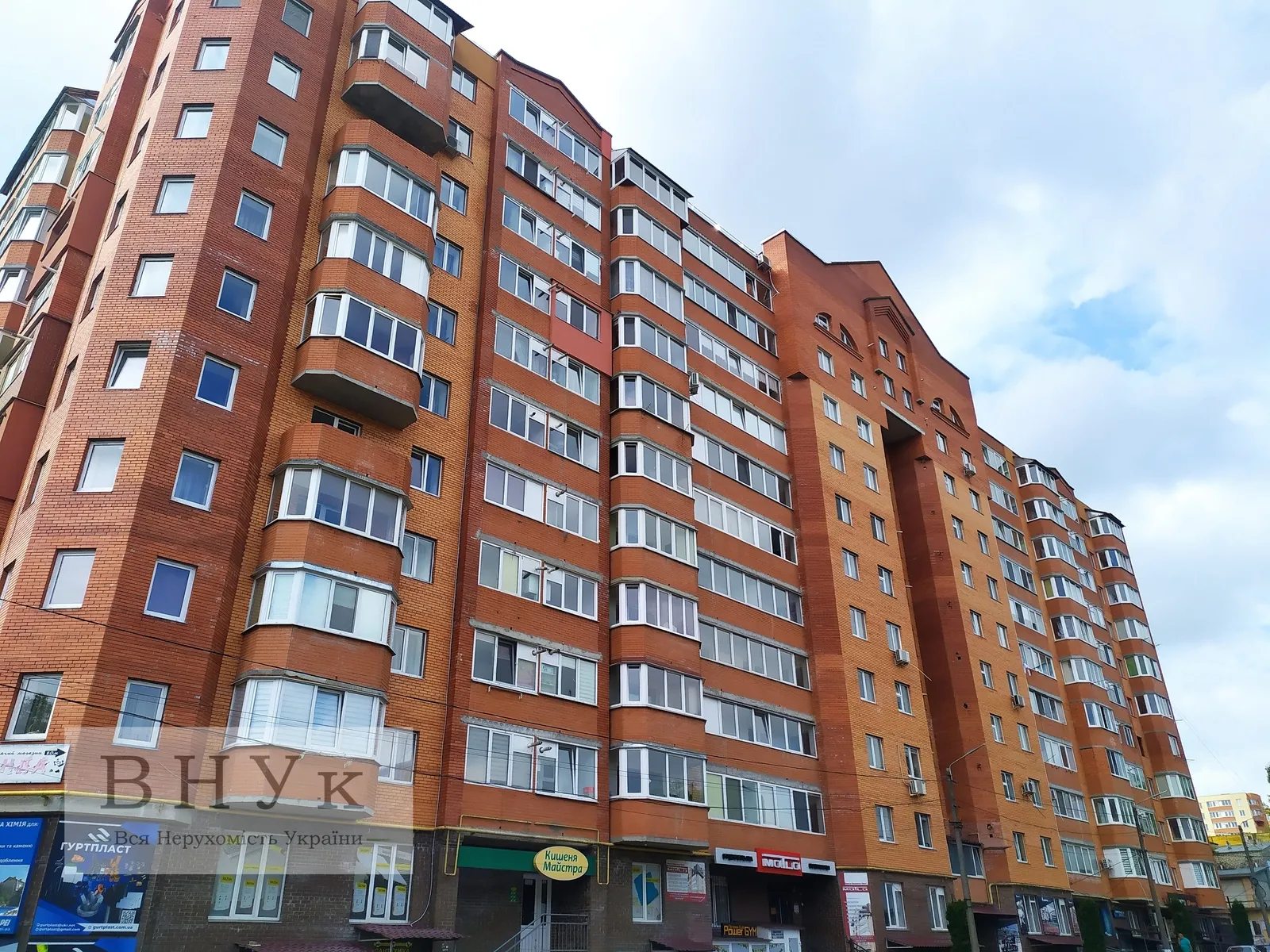 Продаж квартири 2 кімнати, 74 m², 3 пов./11 поверхів. Лучаківського вул., Тернопіль. 