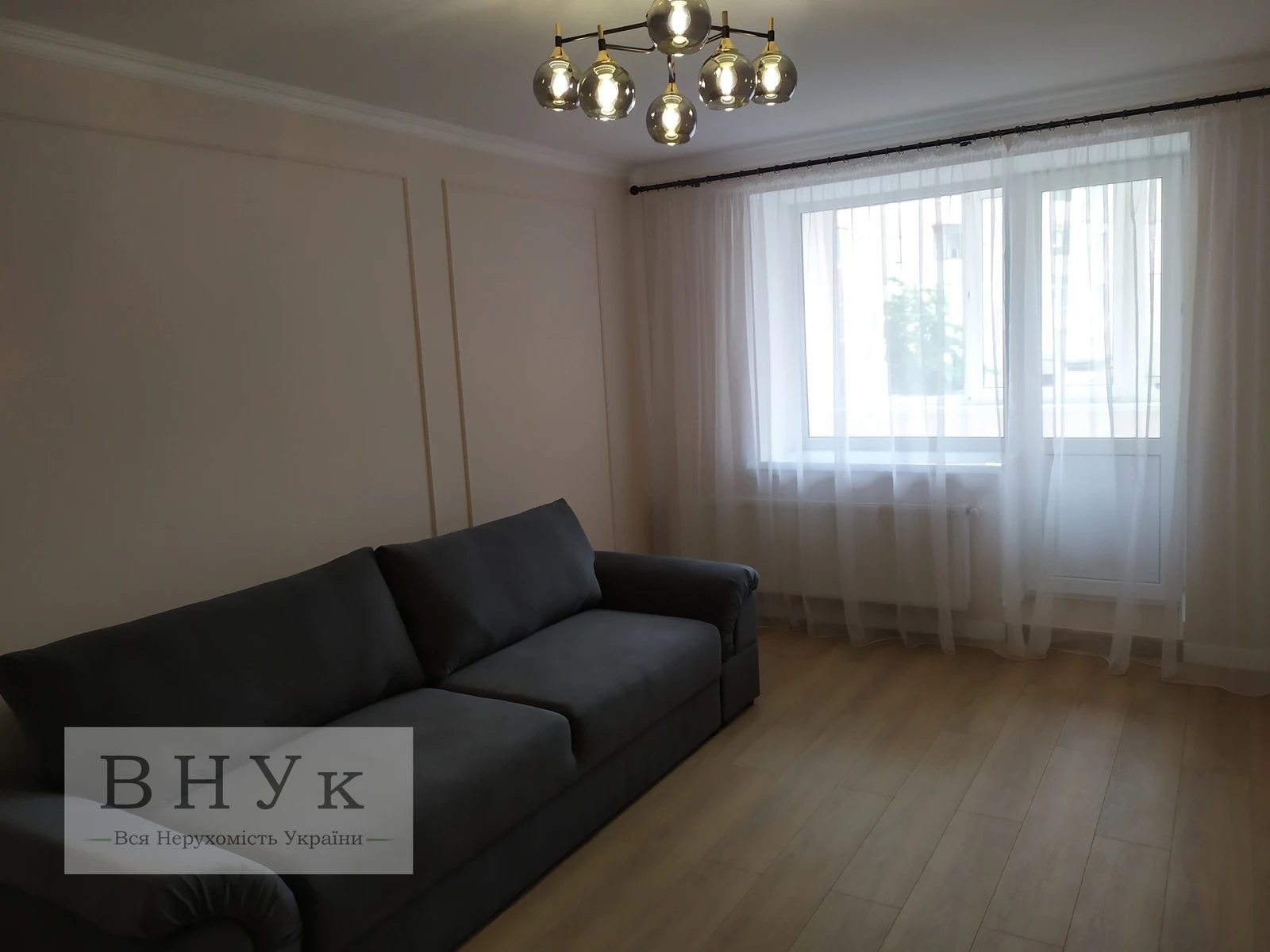 Apartments for sale. 2 rooms, 74 m², 3rd floor/11 floors. Luchakivskoho vul., Ternopil. 