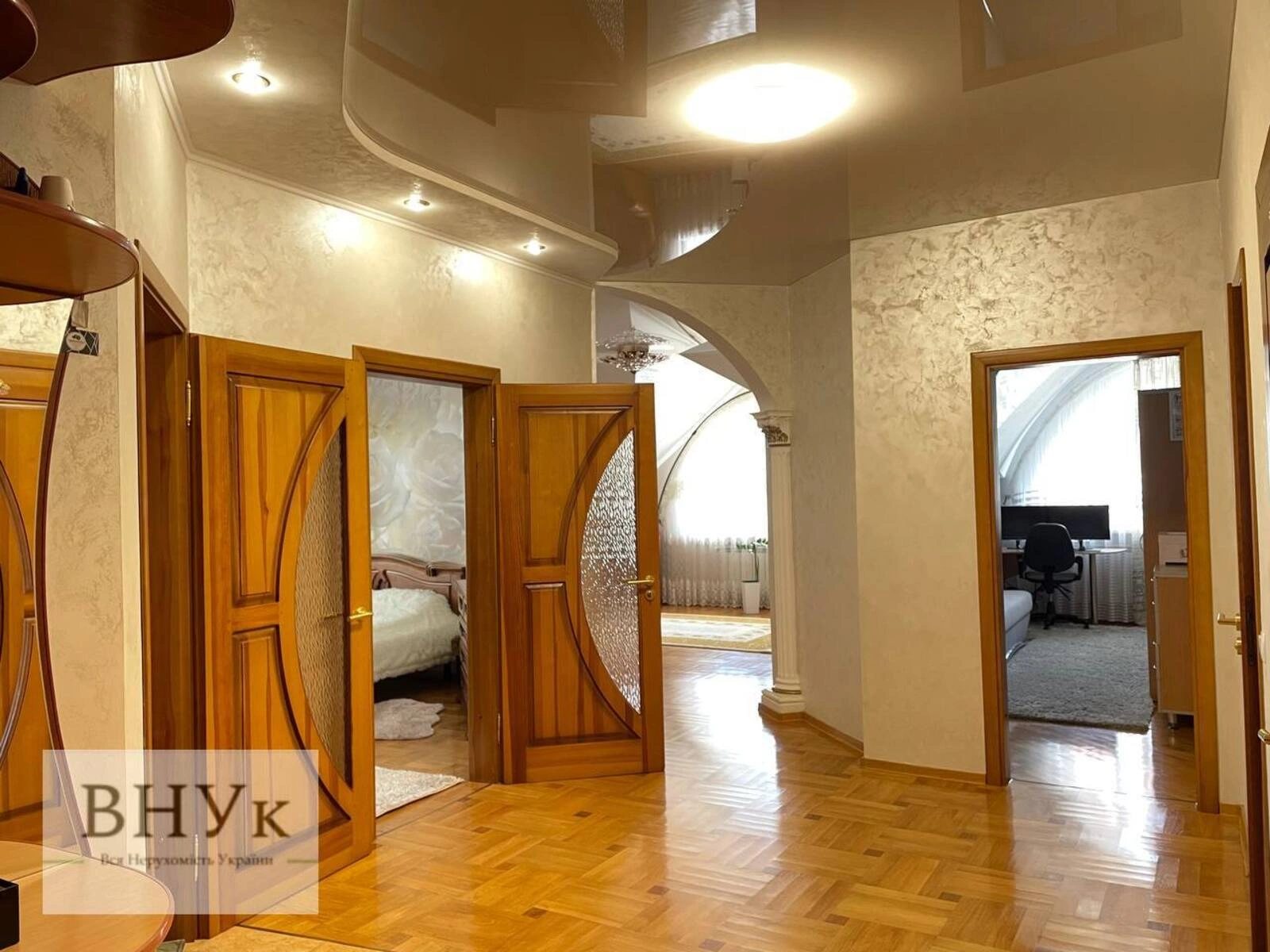 Продаж квартири. 3 rooms, 99 m², 6th floor/6 floors. Коновальця , Тернопіль. 