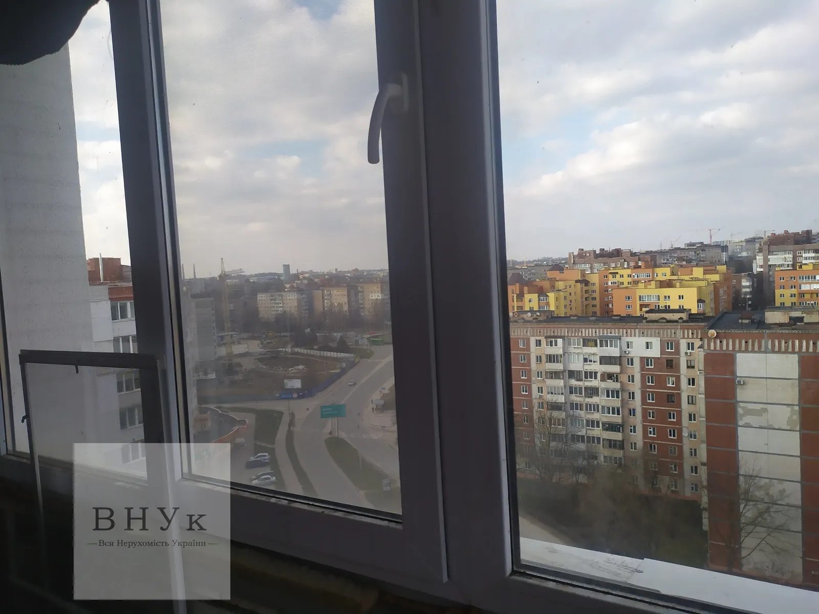 Продаж квартири. 2 rooms, 68 m², 9th floor/10 floors. Коновальця Є. вул., Тернопіль. 