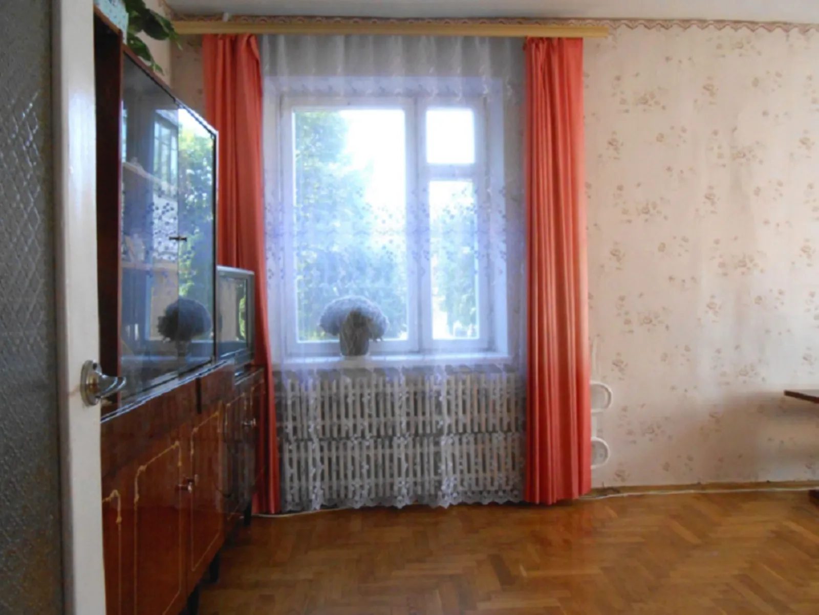 Apartments for sale. 2 rooms, 50 m², 1st floor/9 floors. Vostochnyy, Ternopil. 