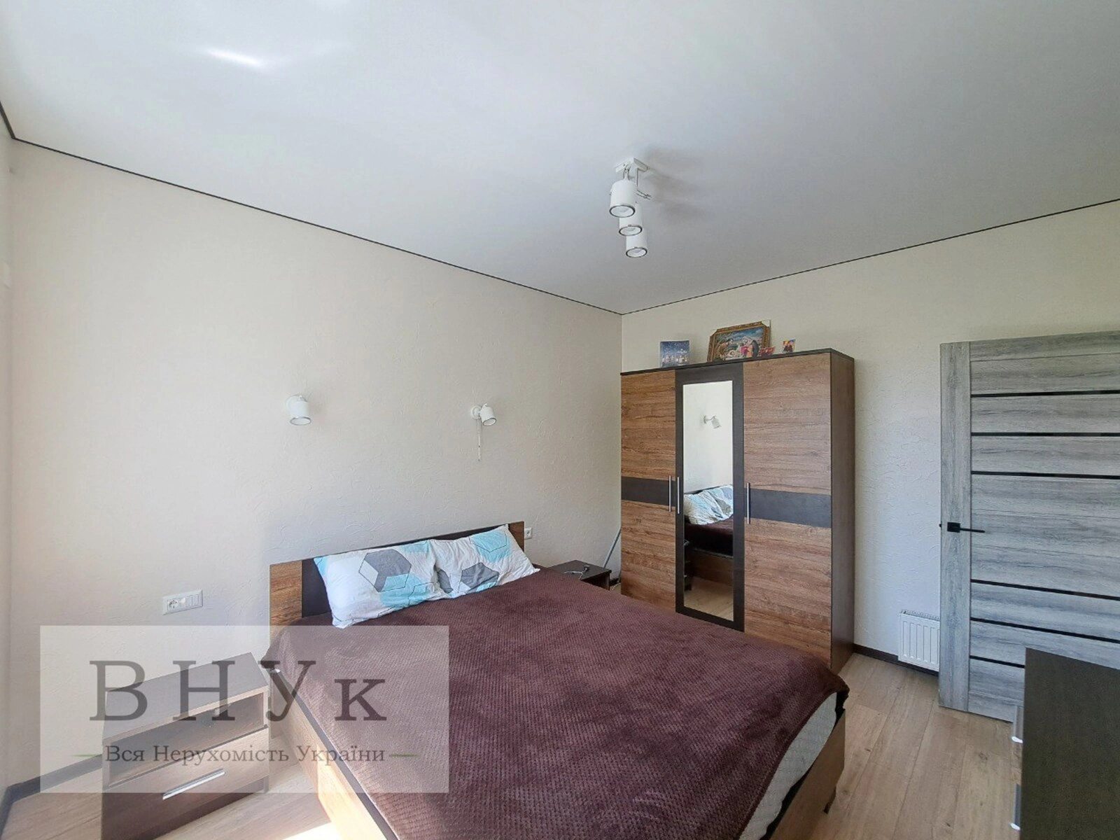Apartments for sale. 1 room, 40 m², 2nd floor/5 floors. Doroshenka Hetmana vul., Ternopil. 