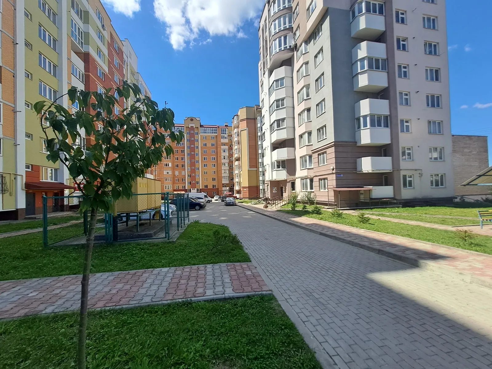 Продаж квартири 1 кімната, 443 m², 1 пов./10 поверхів. 4, Тролейбусна вулиця, Тернопіль. 