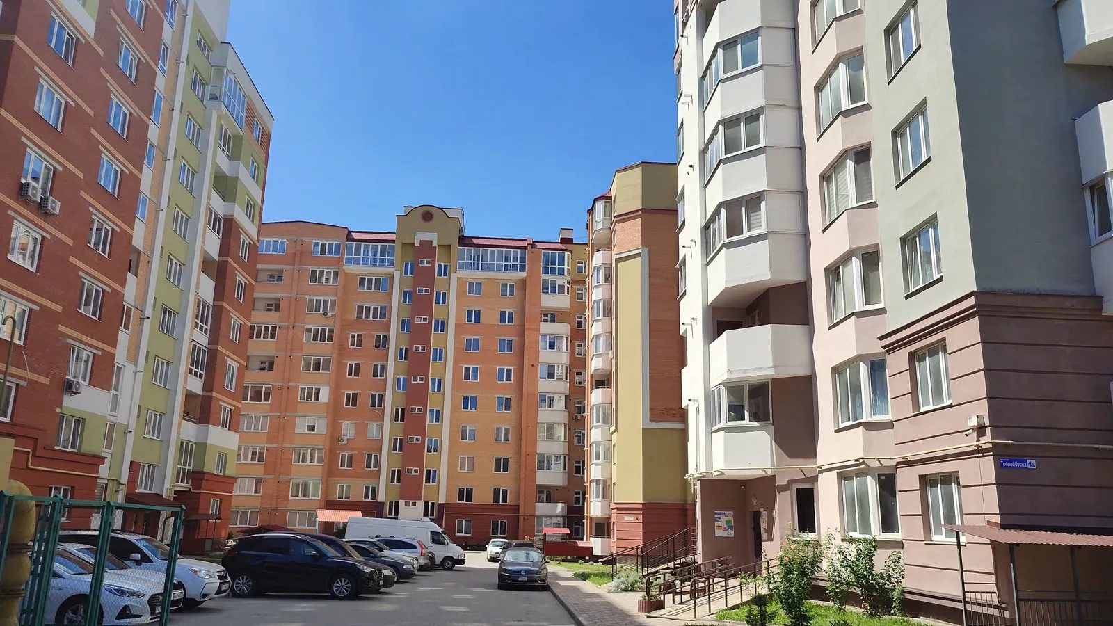 Продаж квартири 1 кімната, 443 m², 1 пов./10 поверхів. 4, Тролейбусна вулиця, Тернопіль. 