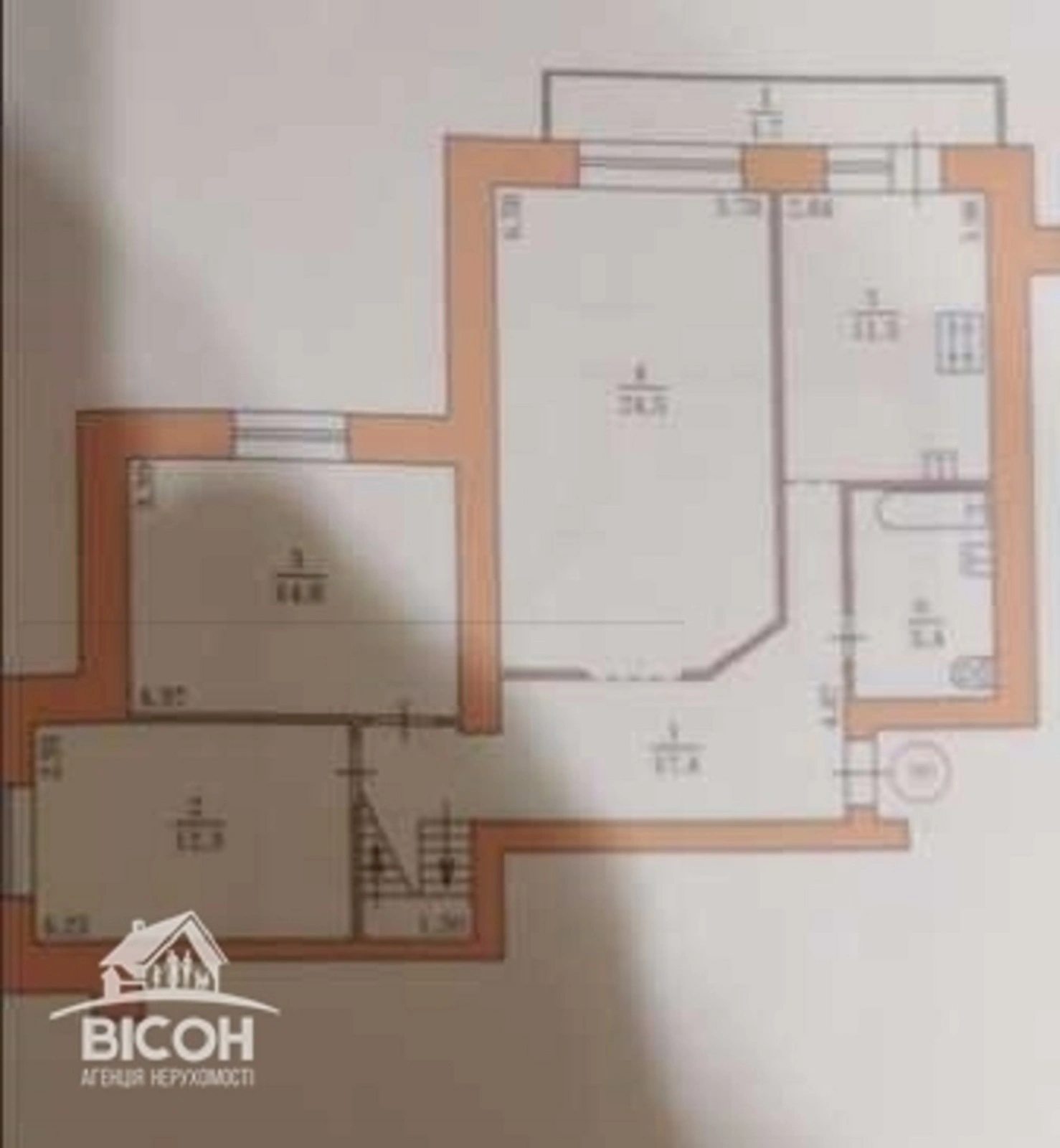 Продаж квартири 4 кімнати, 1227 m², 6 пов./6 поверхів. Тролейбусна вул., Тернопіль. 