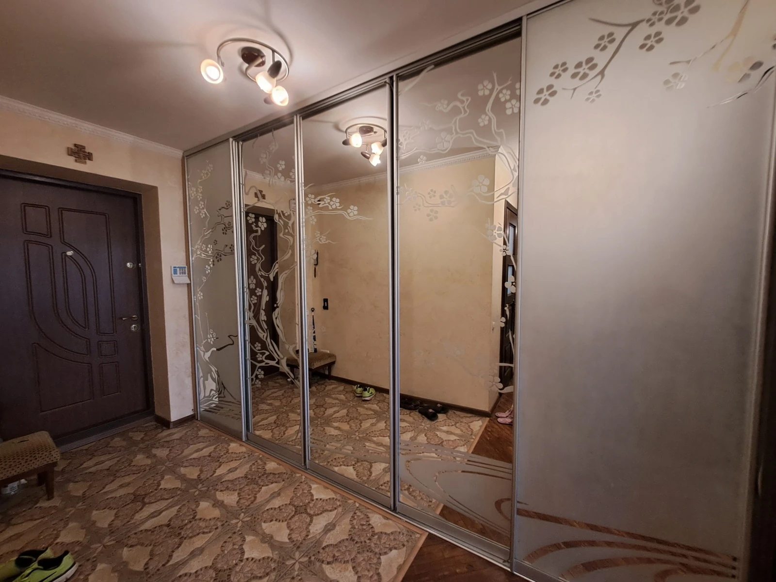 Apartments for sale. 3 rooms, 99 m², 8th floor/9 floors. 70, Bandery S. pr., Ternopil. 