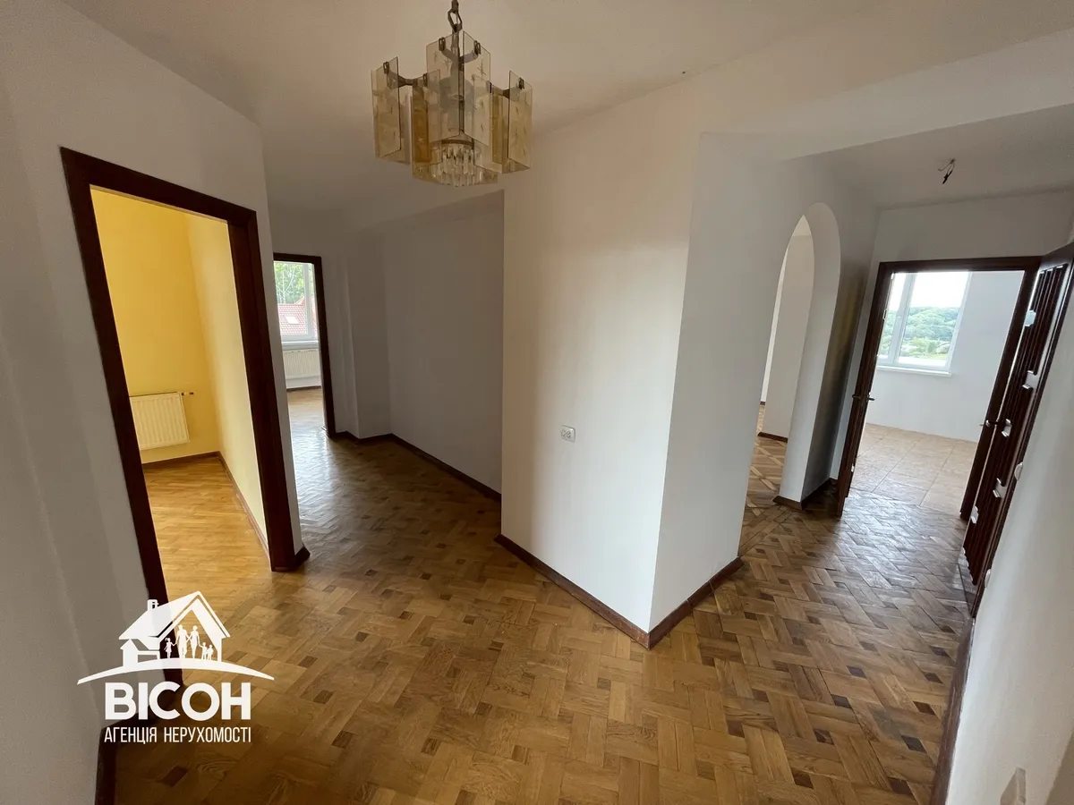 Apartments for sale. 4 rooms, 105 m², 4th floor/5 floors. 30, Kutkivtsi Prymiska vul., Ternopil. 