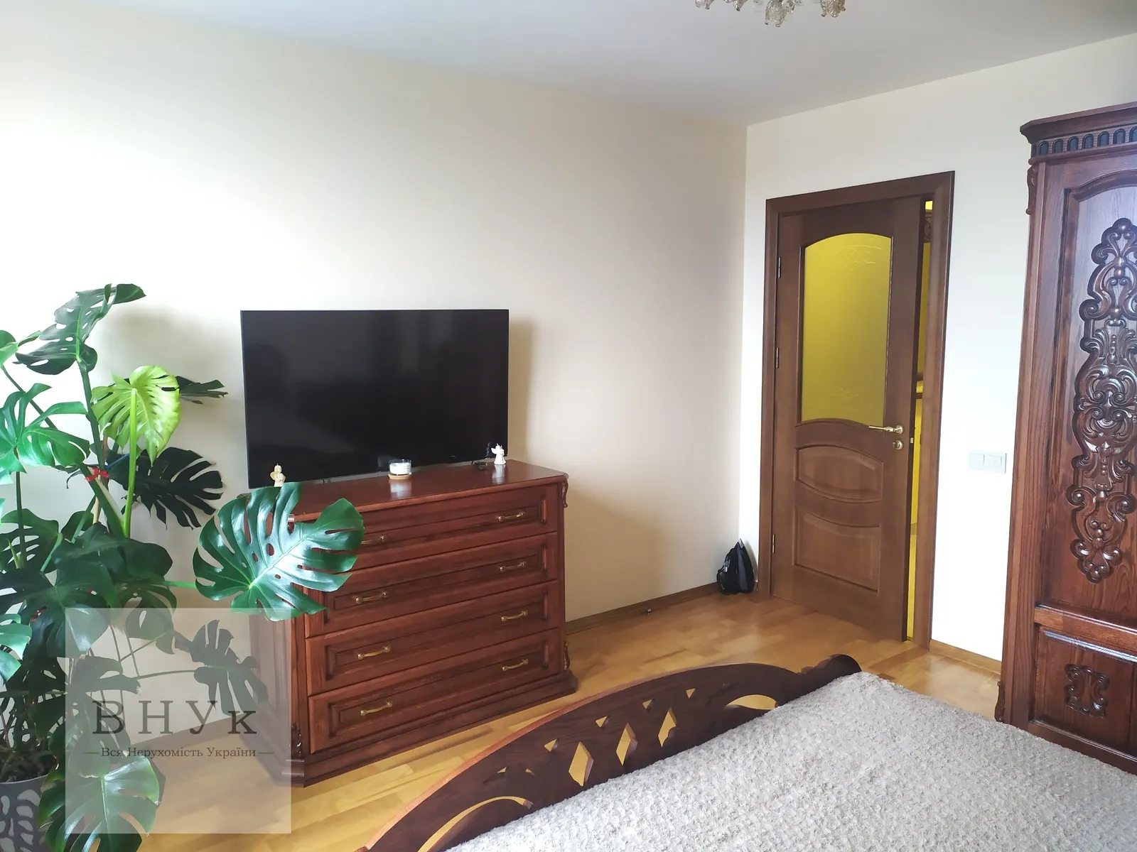 Apartments for sale 2 rooms, 56 m², 7th fl./11 floors. Kutkivtsi  Zolotohirska vul., Ternopil. 