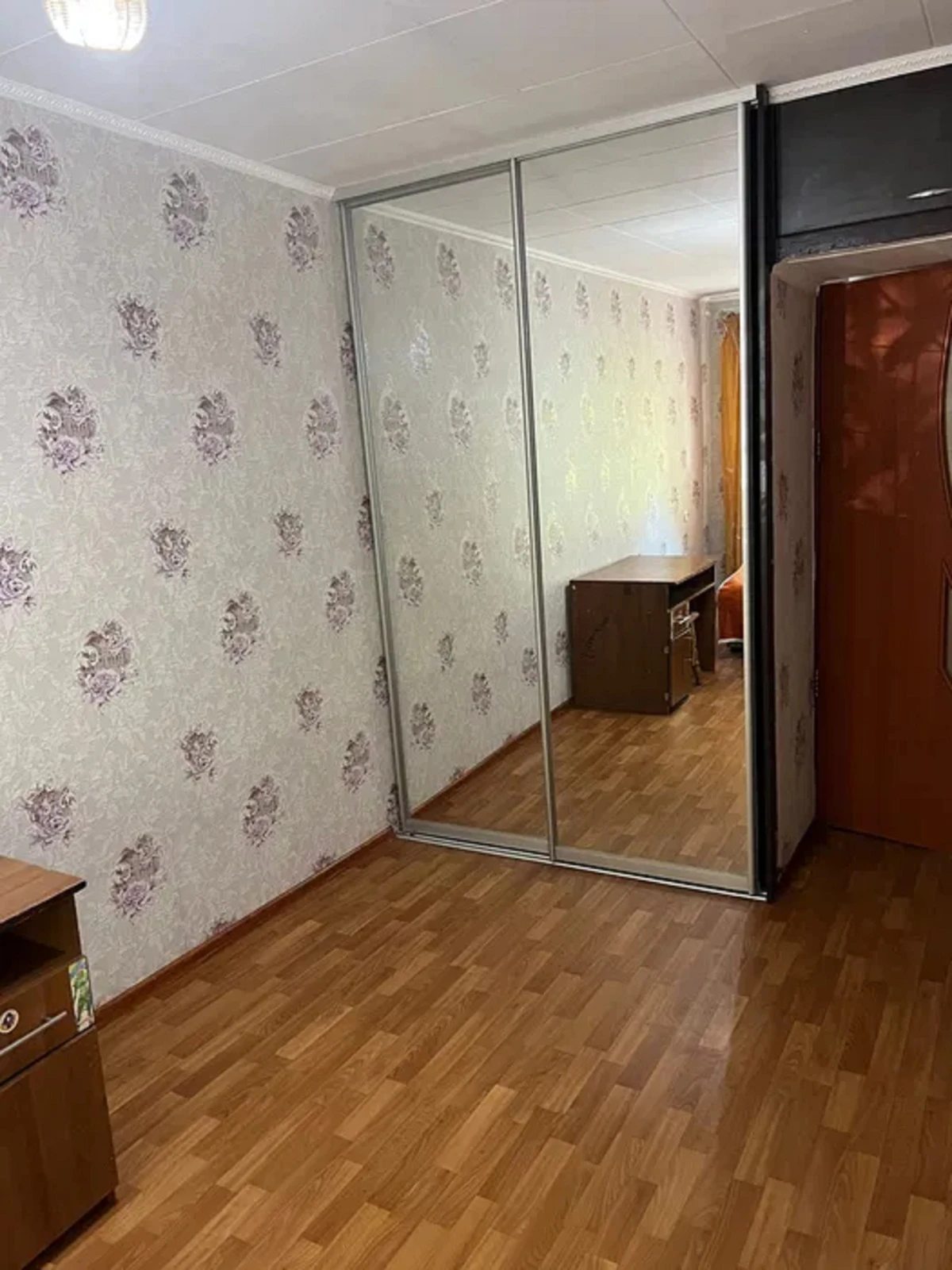Apartments for sale. 2 rooms, 44 m², 1st floor/5 floors. 54, Petrova Henerala ul., Odesa. 
