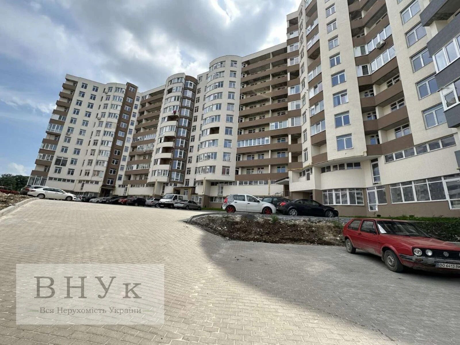 Apartments for sale. 1 room, 56 m², 1st floor/11 floors. Kyyivska vul., Ternopil. 
