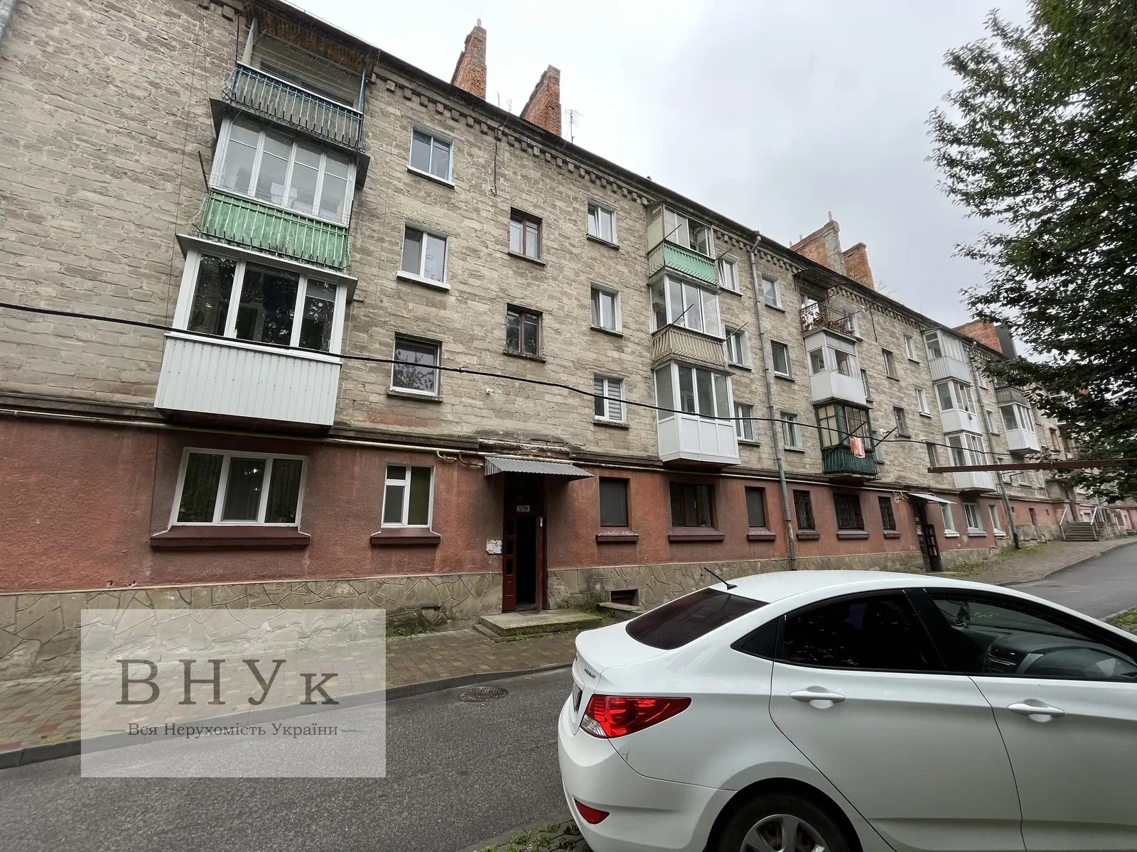 Продам 3 кімнатну квартиру біля озера