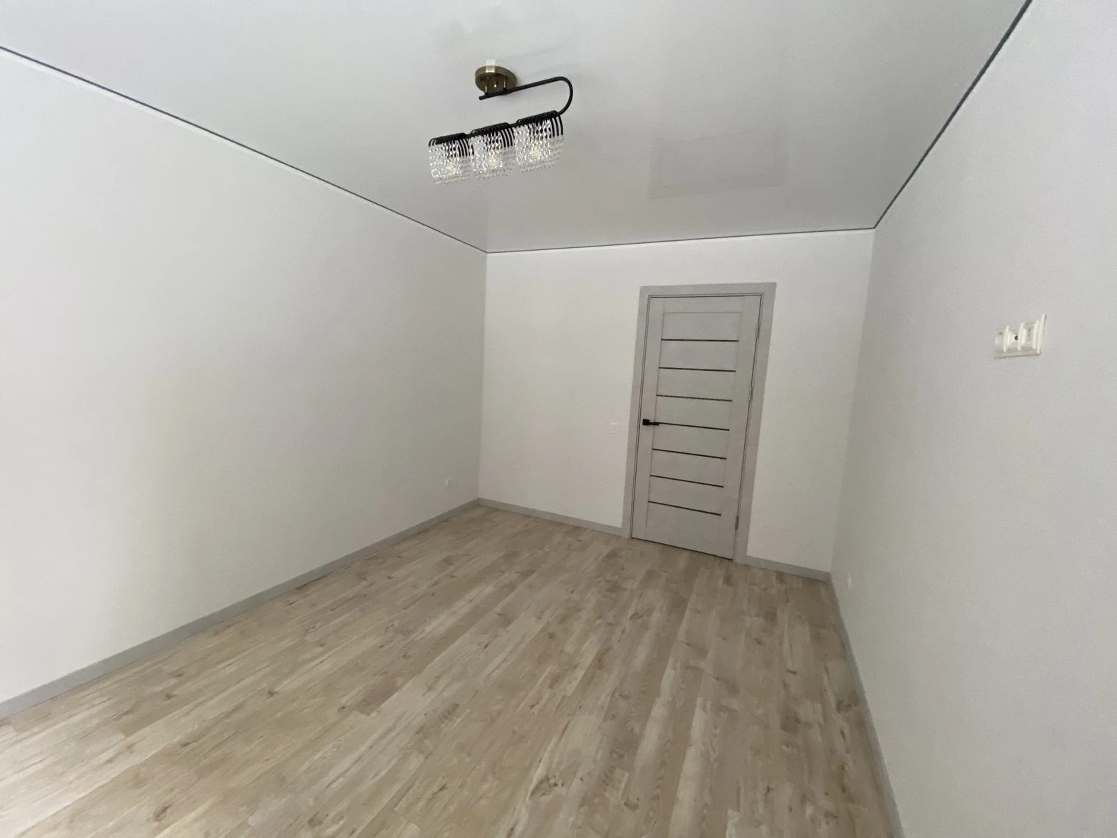 Продаж 1х-кімнатної квартири з євроремонтом по вул. Тарнавського