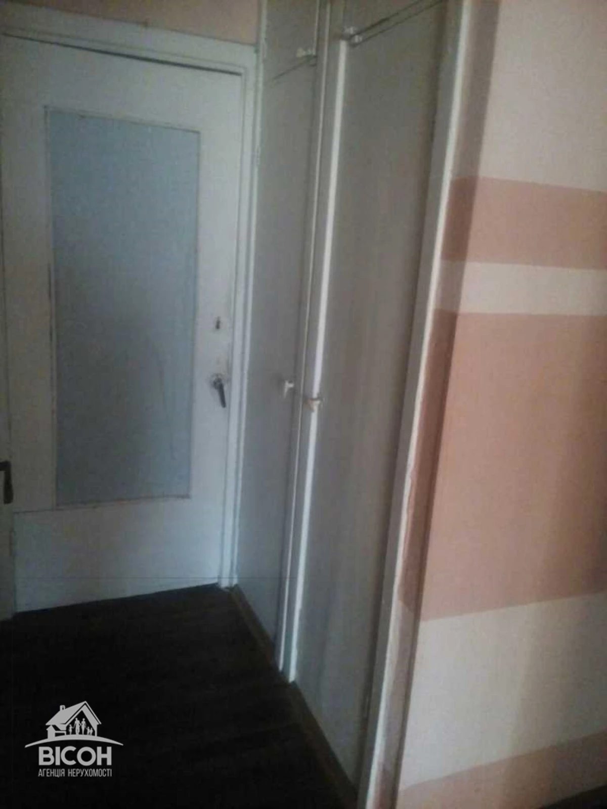 Apartments for sale. 4 rooms, 87 m², 1st floor/9 floors. 31, 15 kvitnya vul., Ternopil. 
