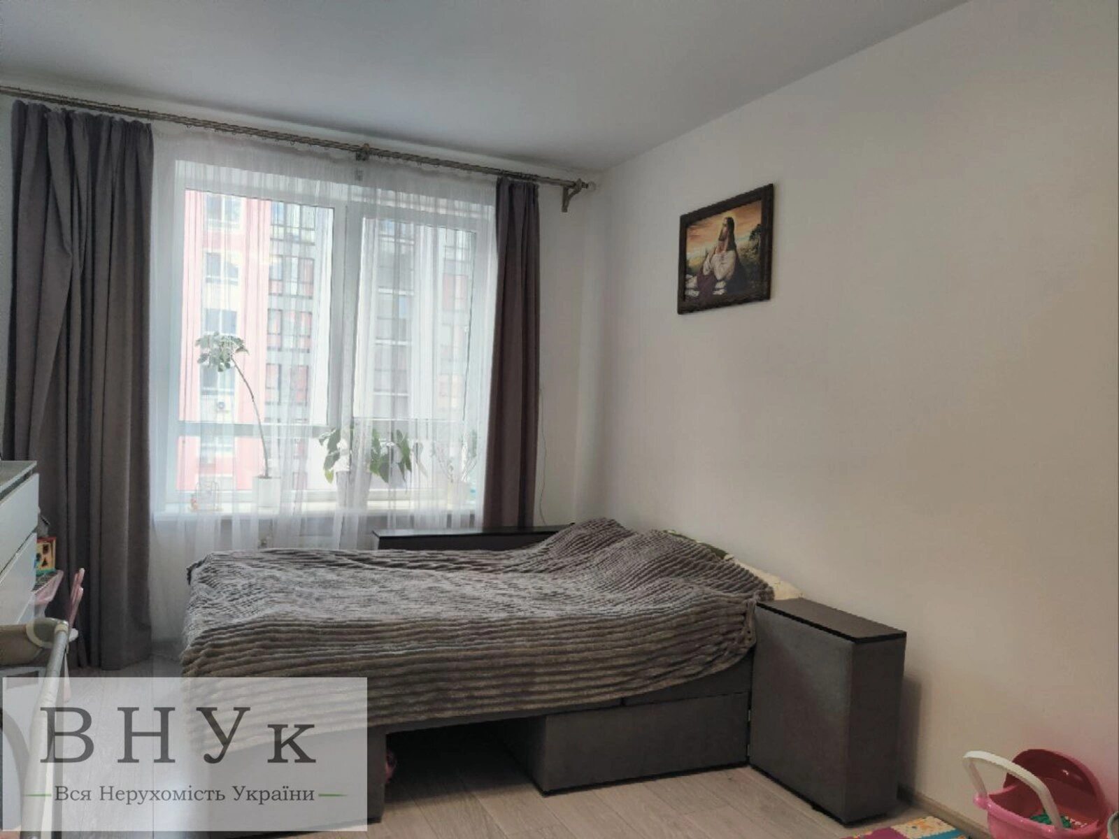 Продам 1-кімнатну квартиру з чудовим ремонтом у новобудові по вулиці Богдана Хмельницького