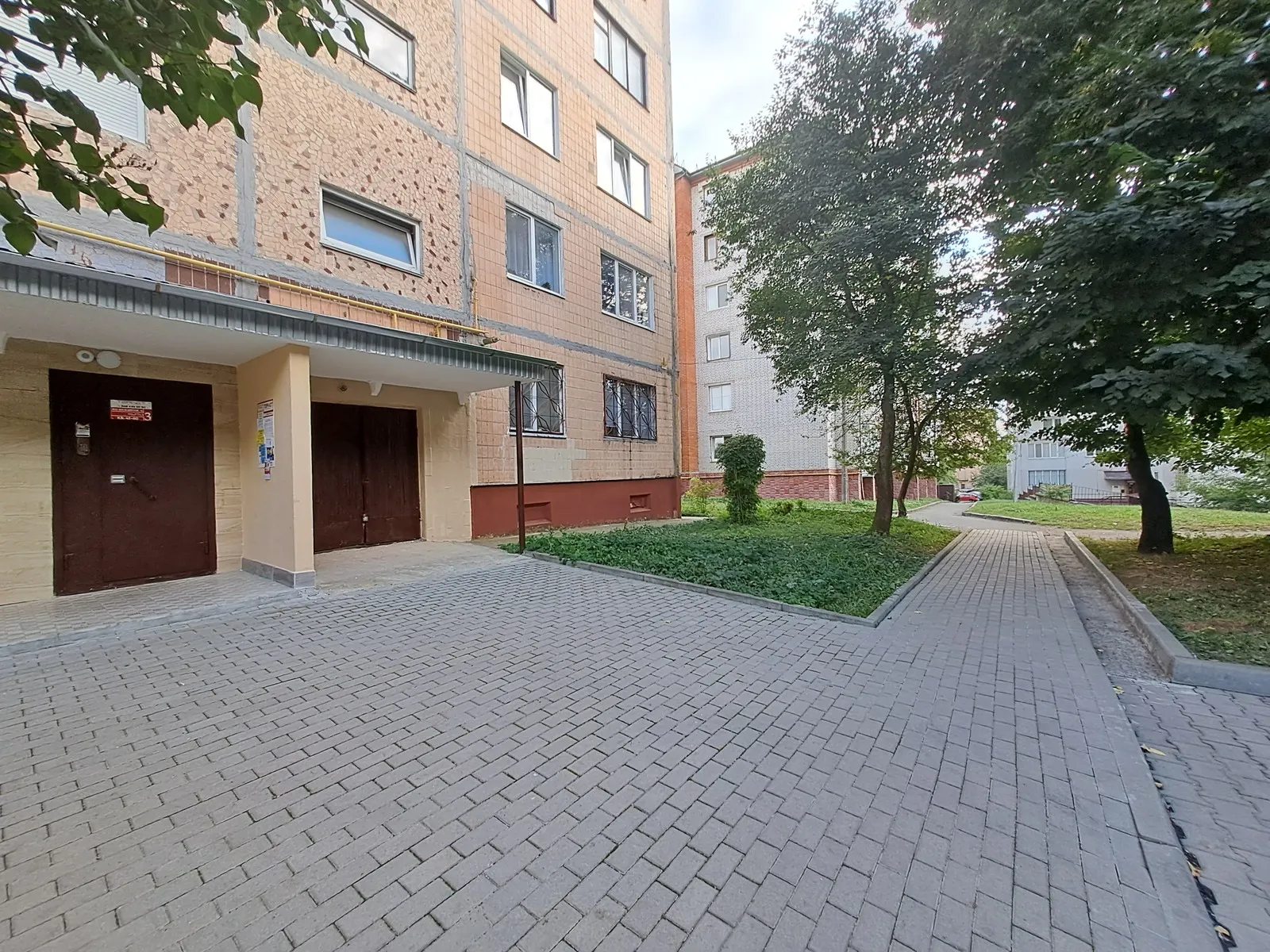 Apartments for sale 1 room, 33 m², 1st fl./5 floors. Boychukiv Brativ vul., Ternopil. 