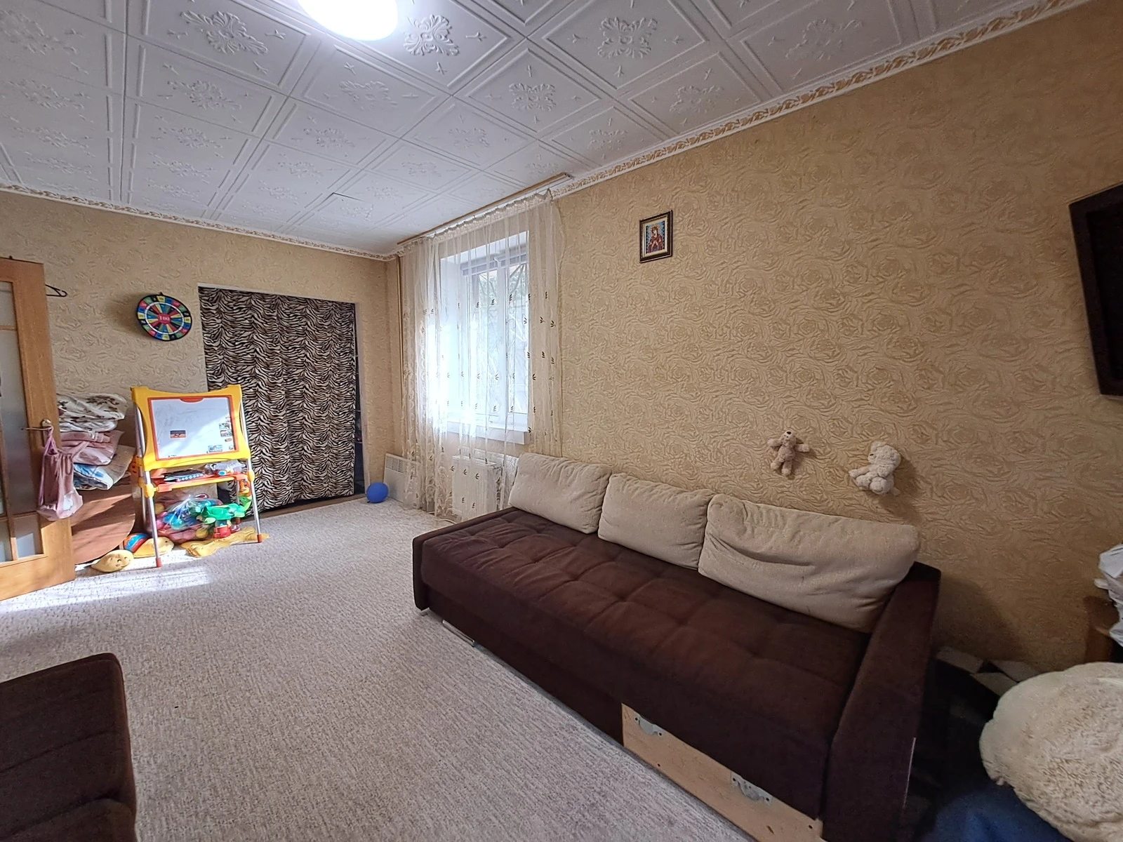 Apartments for sale. 1 room, 33 m², 1st floor/5 floors. Boychukiv Brativ vul., Ternopil. 