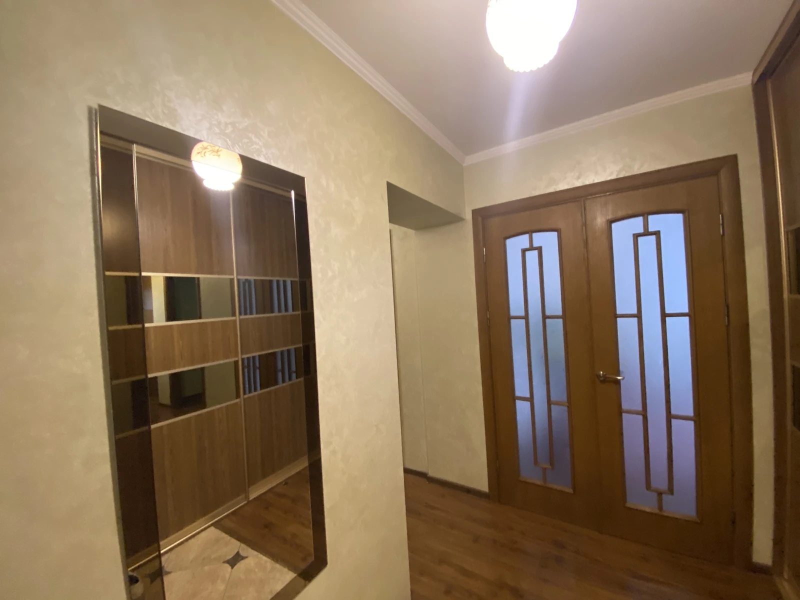 Продаж квартири 3 кімнати, 606 m², 3 пов./5 поверхів. Микулинецька , Тернопіль. 