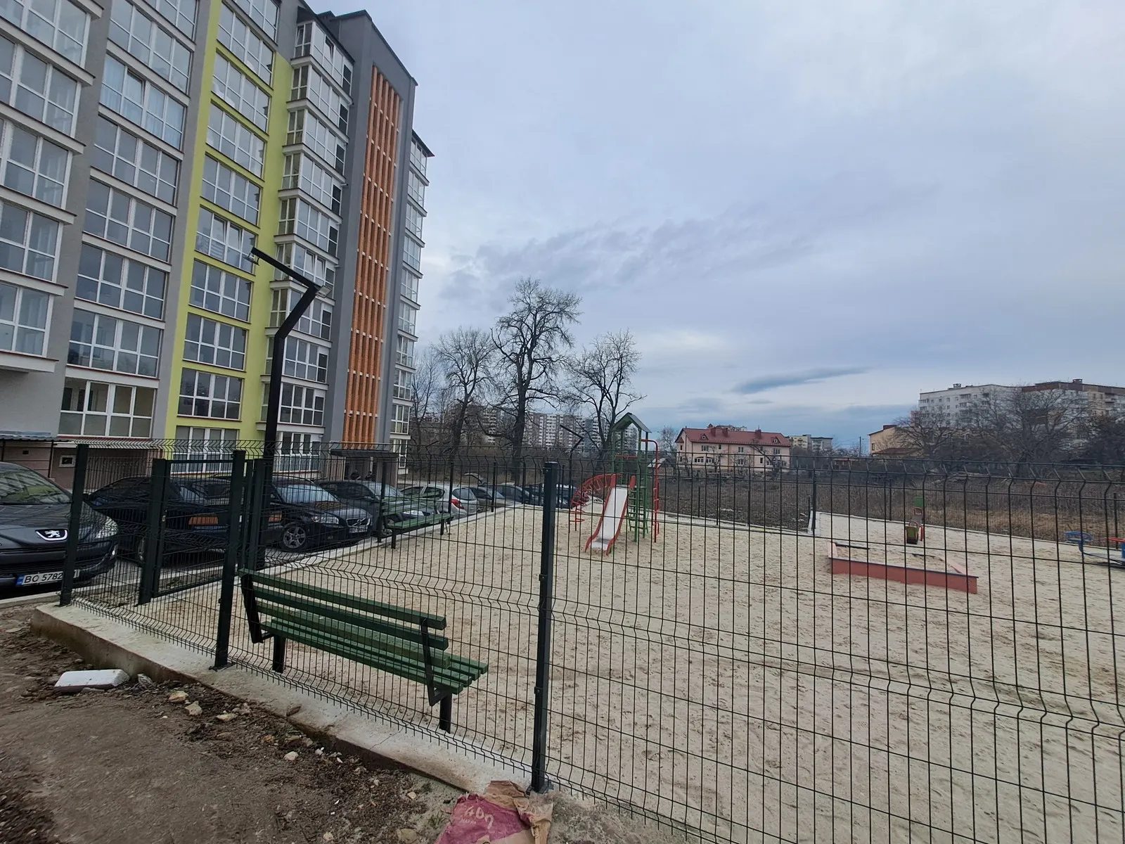 Apartments for sale. 2 rooms, 62 m², 1st floor/10 floors. Volodymyra Velykoho vul., Ternopil. 