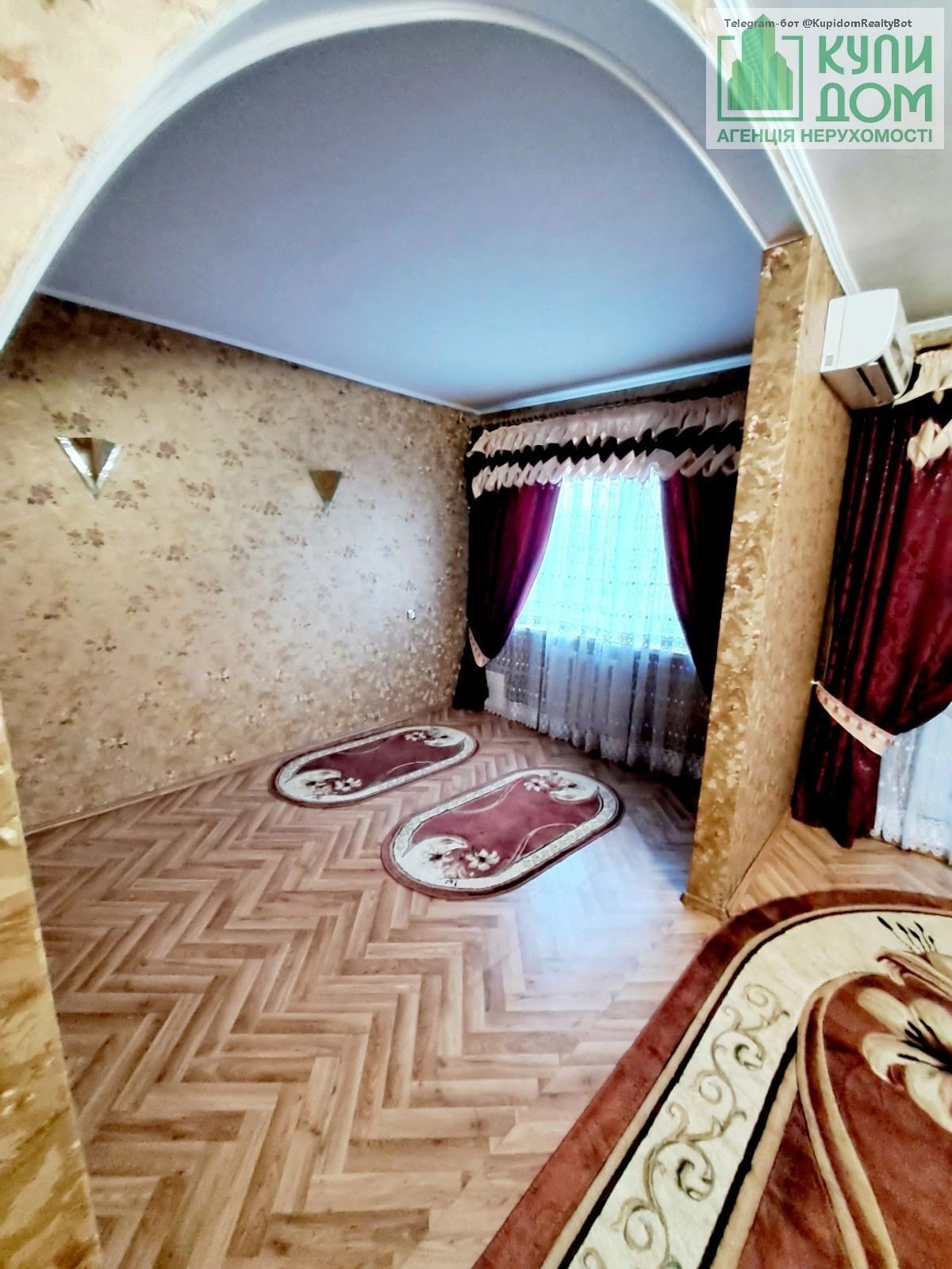 Apartments for sale. 5 rooms, 130 m², 5th floor/5 floors. Fortechnyy kirovskyy, Kropyvnytskyy. 