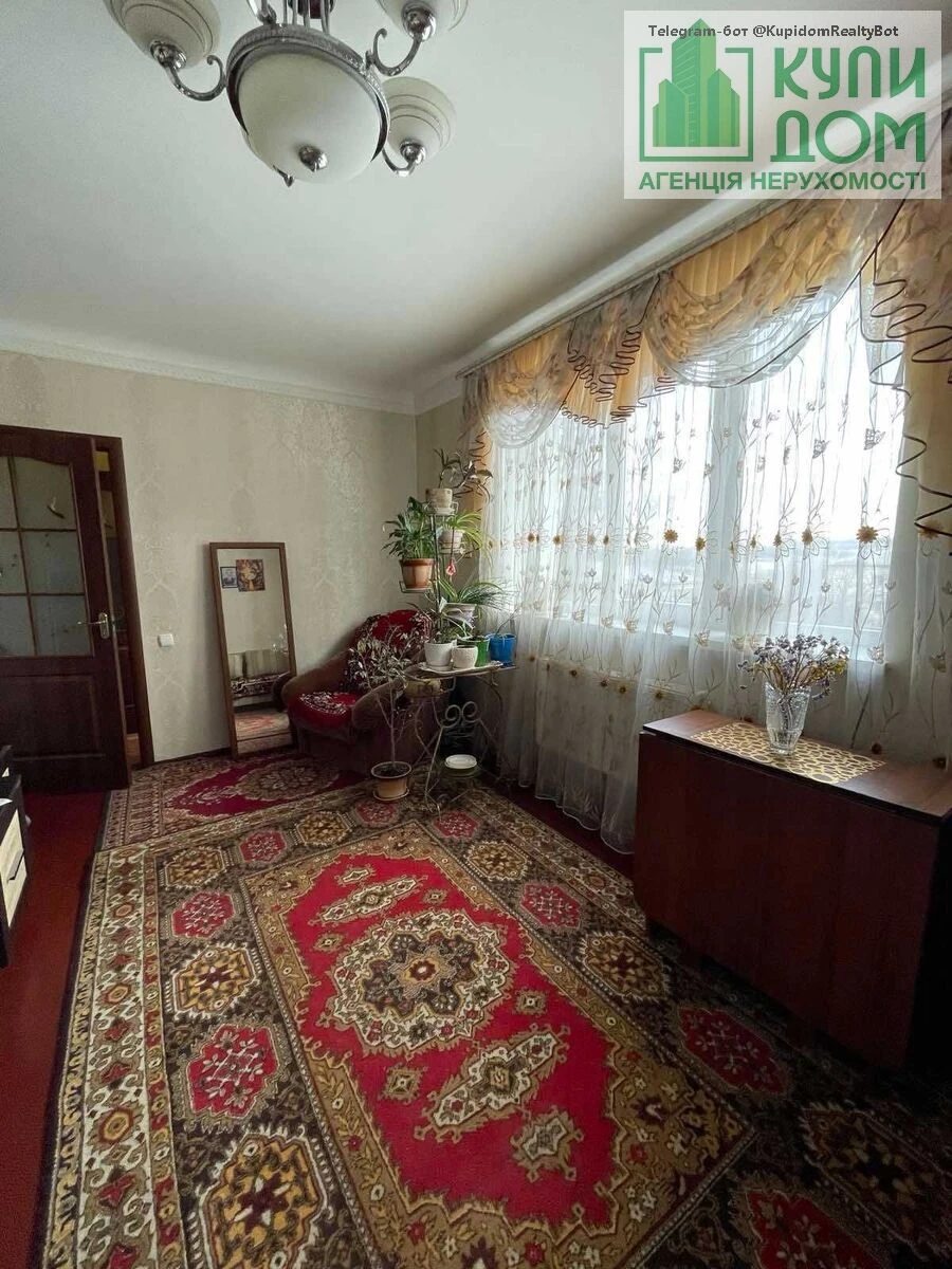 Продаж квартири 2 кімнати, 42 m², 3 пов./3 поверхи. Подільський (ленінський), Кропивницький. 