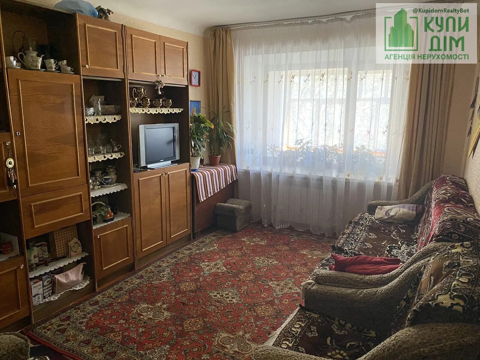 Продаж квартири. 3 rooms, 64 m², 1st floor/5 floors. 21, Віктора Френчка вул.(Бєляєва), Кропивницький. 