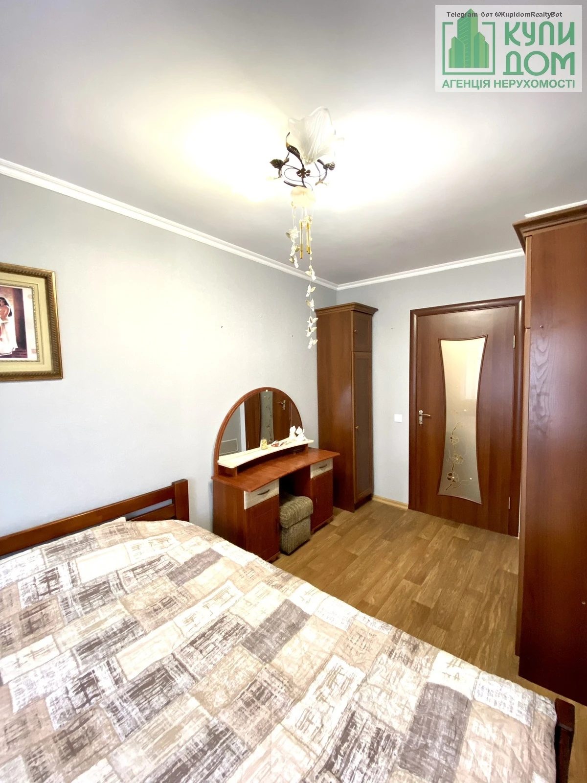 Apartments for sale. 3 rooms, 60 m², 3rd floor/5 floors. Fortechnyy prov., Kropyvnytskyy. 