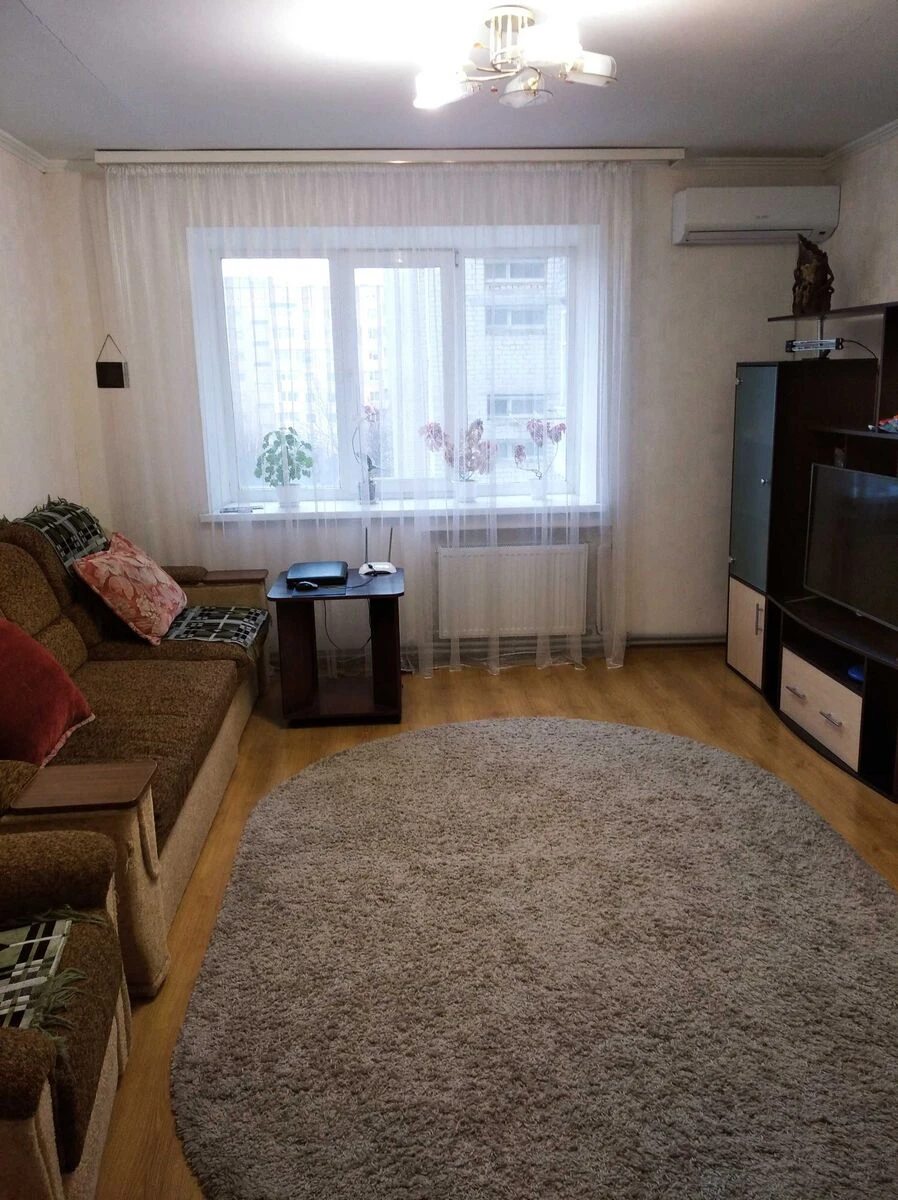 Продам чудову 4-и кімнатну квартиру на Попова.
