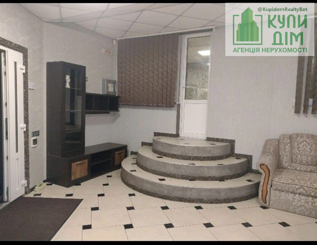 Продаж квартири. 5 rooms, 102 m², 1st floor/1 floor. Фортечний (кіровський), Кропивницький. 