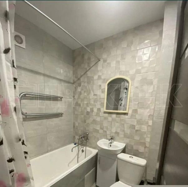 Apartments for sale. 2 rooms, 44 m². Vozdvyzhenska vul. Rodymtseva vul., Chernihiv. 