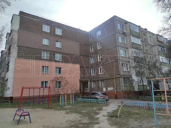 Apartments for sale. 2 rooms, 42 m². V`yacheslava Radchenko vul. 6, Chernihiv. 