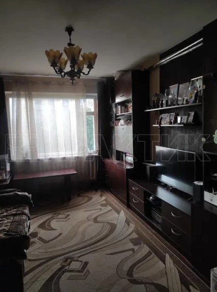 Продаж квартири 3 кімнати, 63 m². Самострова вул. 9, Чернігів. 