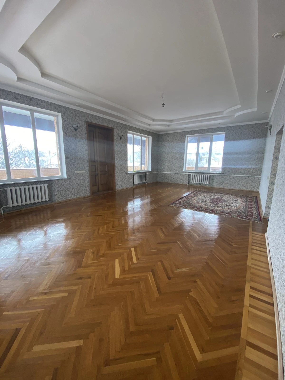 House for sale 347 m², 2 floors. Lyubomyra Huzara vul. Komarova, Kropyvnytskyy. 