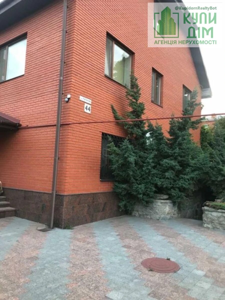 Продаж будинку 450 m², 4 поверхи. Подільський (ленінський), Кропивницький. 