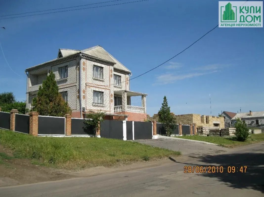 House for sale. 283 m², 3 floors. Evhenyya Bereznyaka Petrovskoho Proezd , Kropyvnytskyy. 