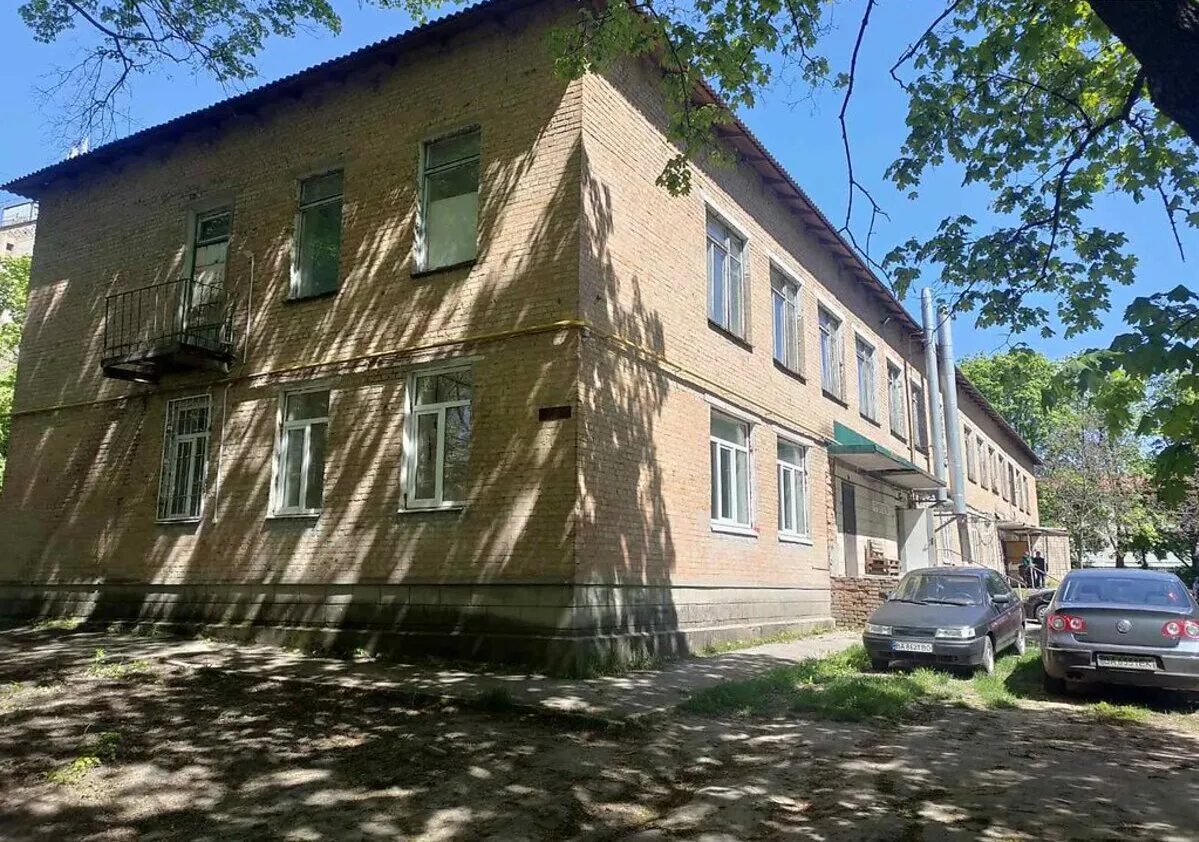 Продаж комерційного приміщення 1055 m², 2 пов./2 поверхи. Фортечний (кіровський), Кропивницький. 