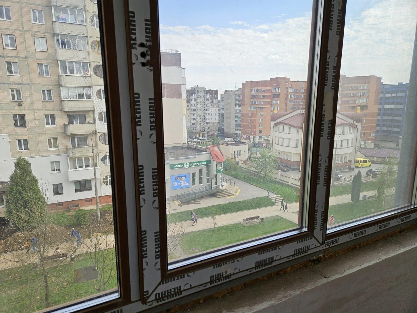 Продаж квартири. 3 rooms, 92 m², 4th floor/5 floors. 1, Вишнівецька , Тернопіль. 