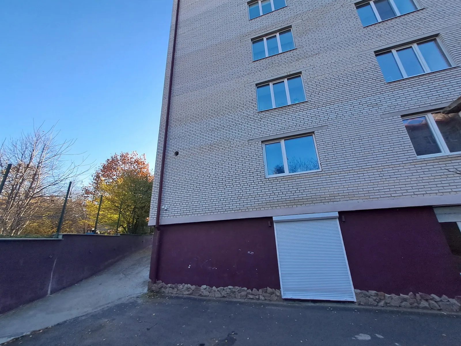 Продаж квартири 4 кімнати, 154 m², 1 пов./9 поверхів. Канада, Тернопіль. 