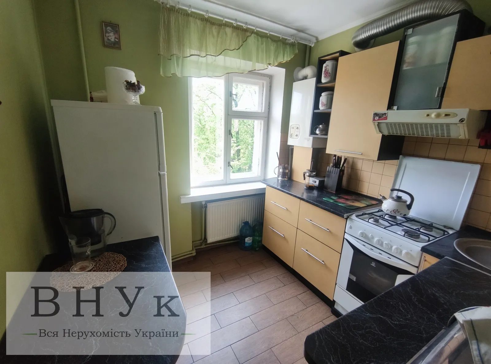 Apartments for sale. 2 rooms, 41 m², 3rd floor/5 floors. Druzhby vul., Ternopil. 