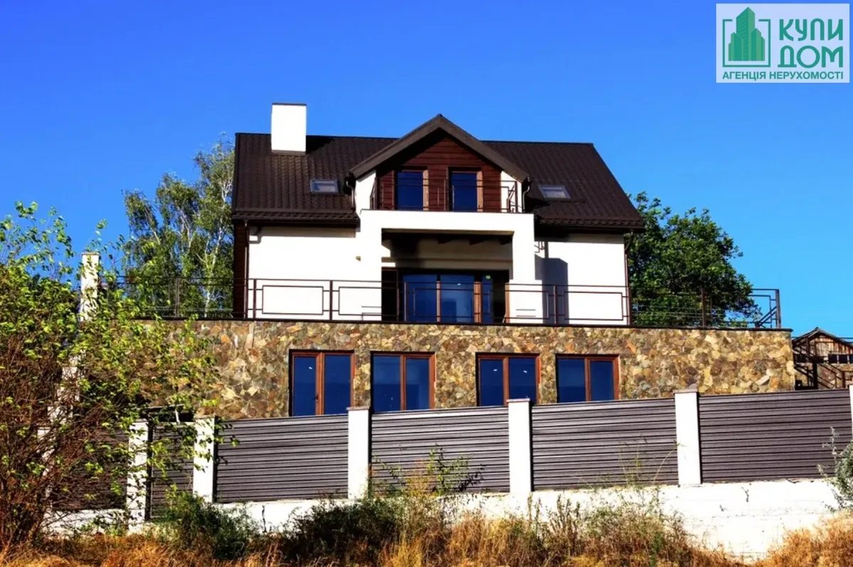 House for sale. 296 m², 3 floors. Nyzhnya vul., Kropyvnytskyy. 