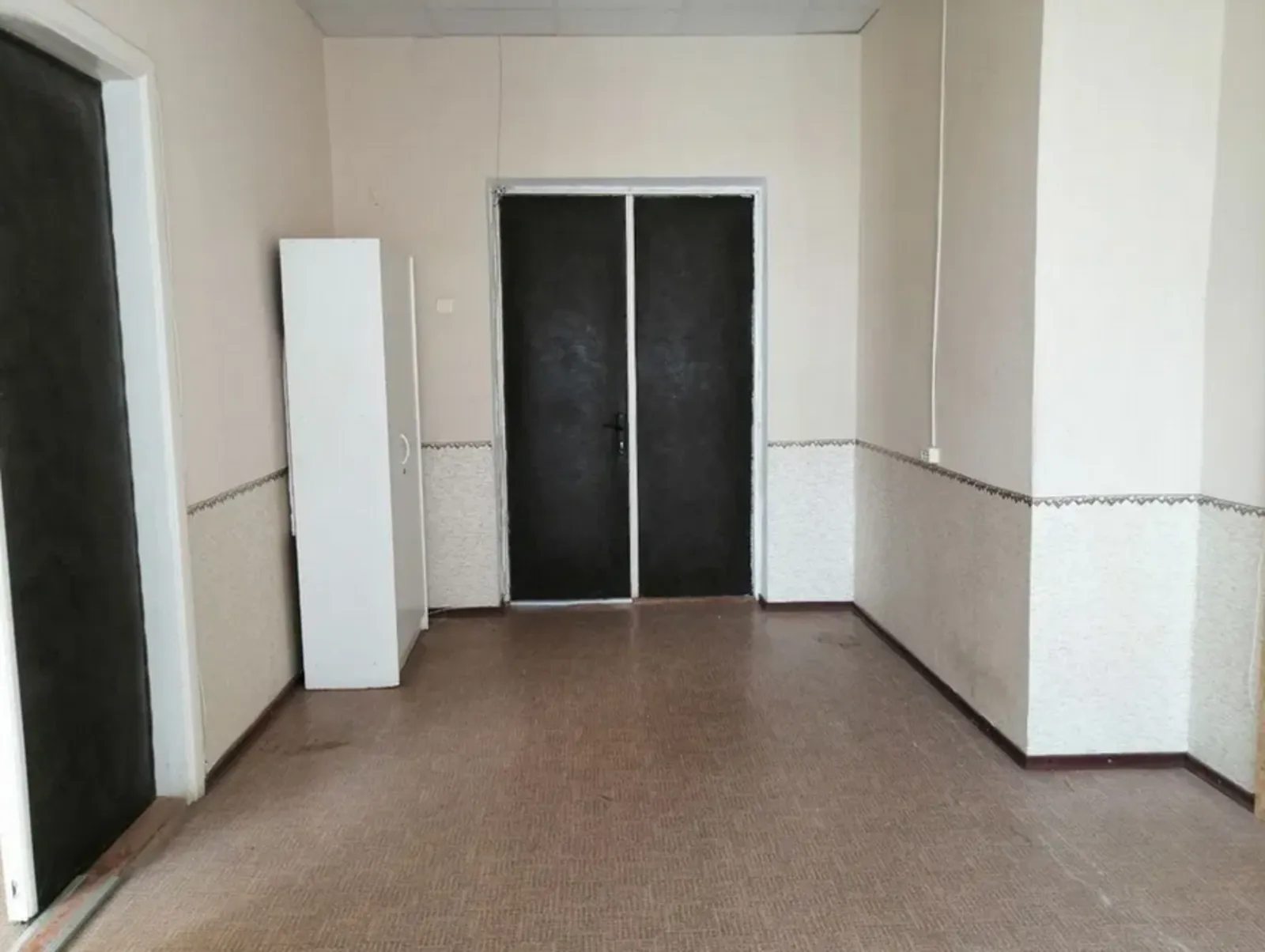 Продам офіс 86 m², 3 пов./5 поверхів. Соборна (50 Років Жовтня) вул., Кропивницький. 