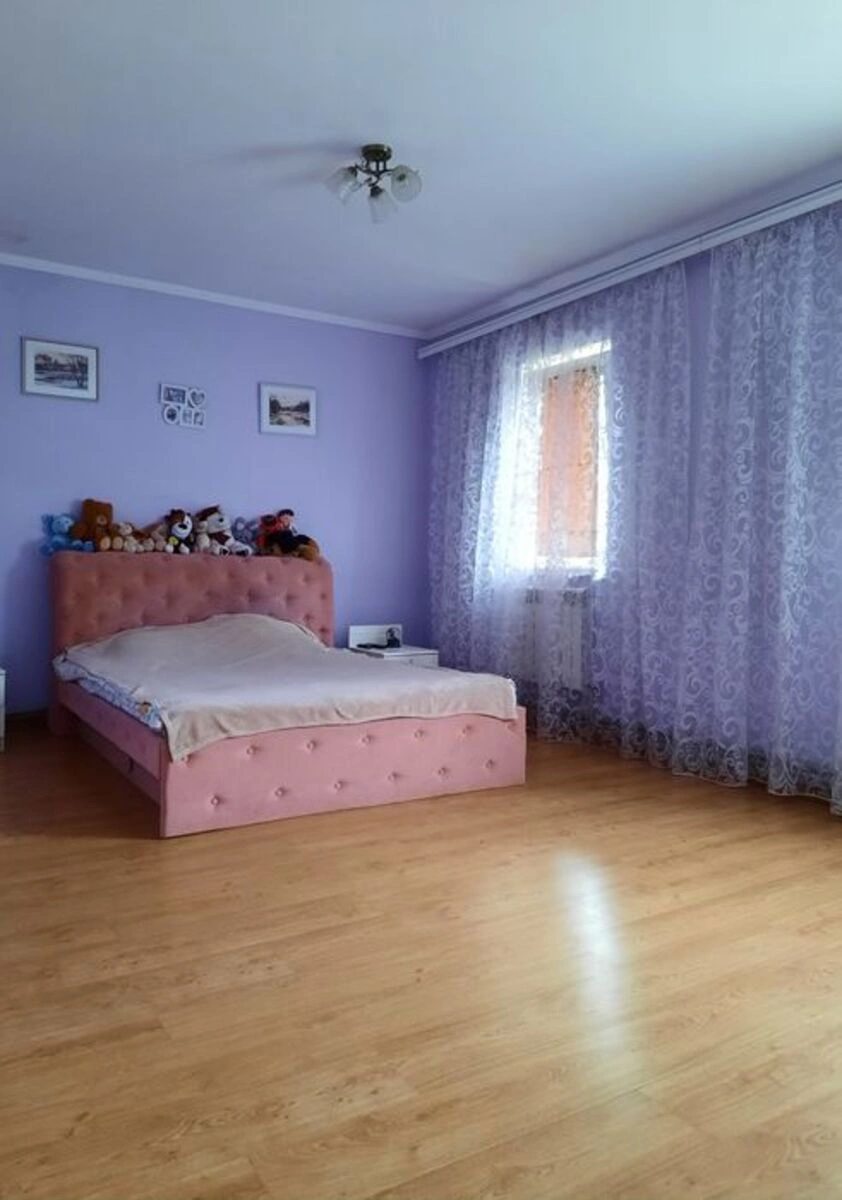 House for sale 130 m², 3 floors. Haharina vul., Kropyvnytskyy. 