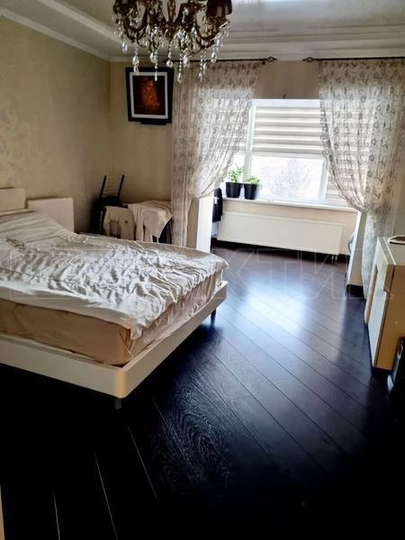 Apartments for sale. 3 rooms, 120 m². Myru , Chernihiv. 