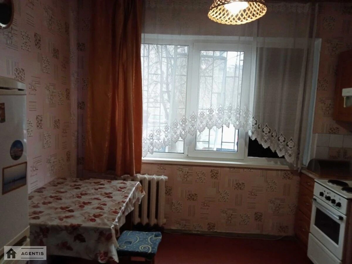 Здам квартиру. 2 rooms, 55 m², 1st floor/12 floors. Дарницький район, Київ. 