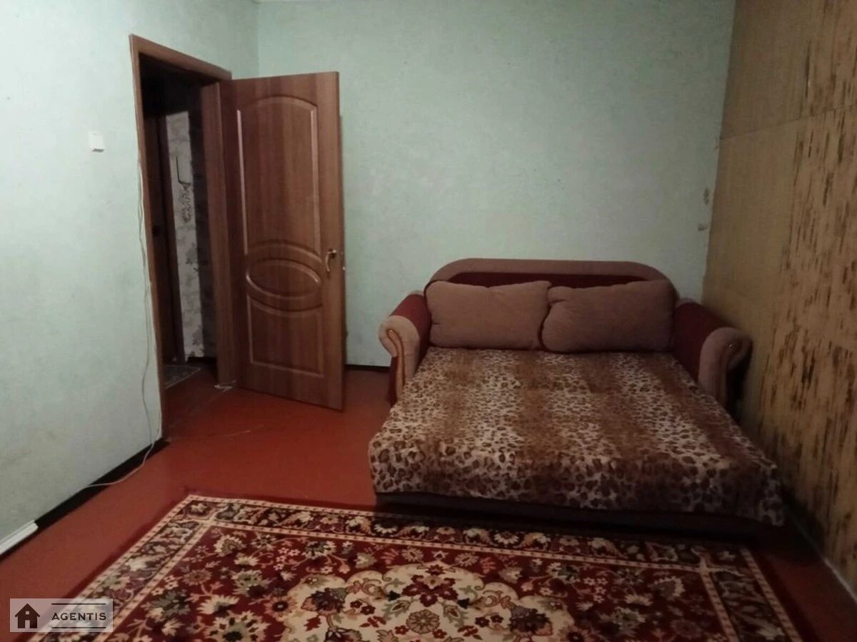 Apartment for rent. 2 rooms, 55 m², 1st floor/12 floors. Darnytskyy rayon, Kyiv. 
