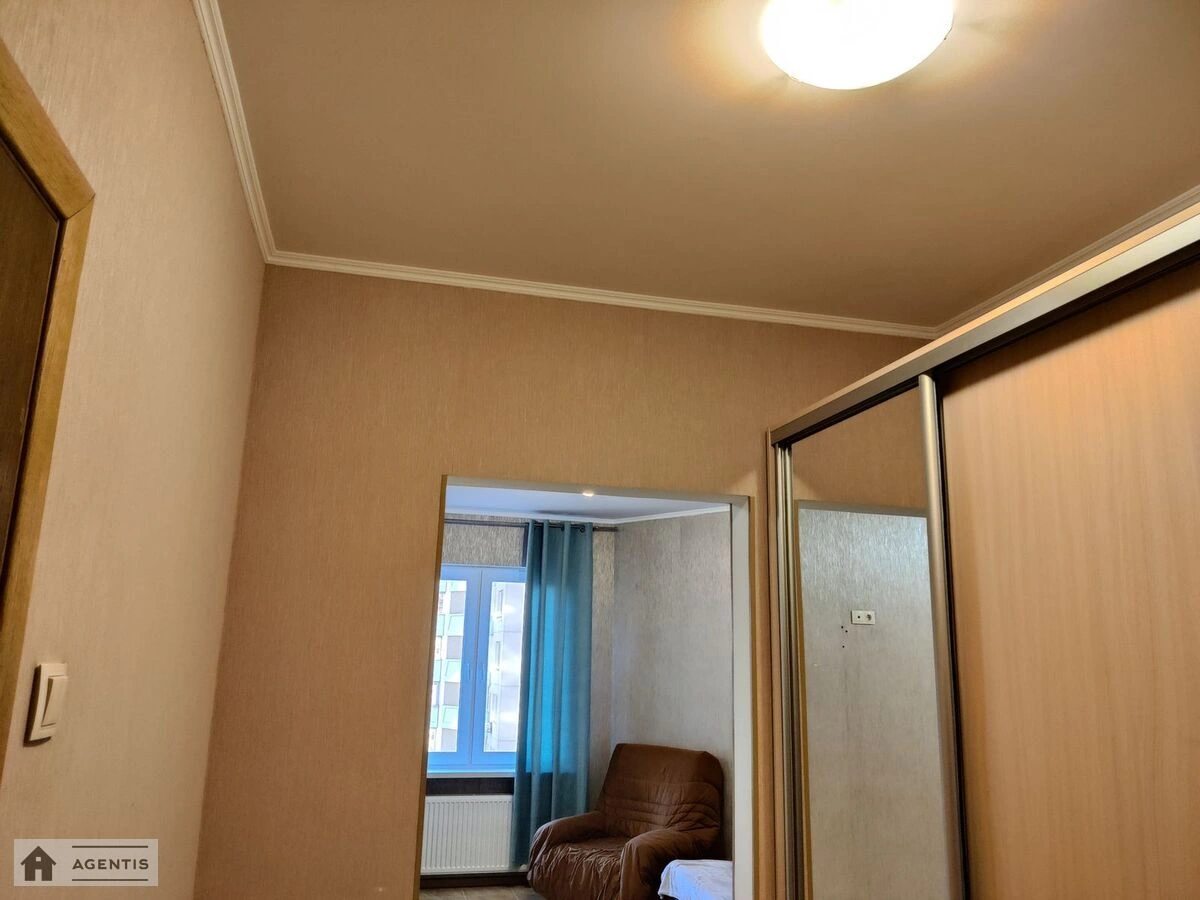 Сдам квартиру. 1 room, 32 m², 8th floor/25 floors. 2, Милославская 2, Киев. 