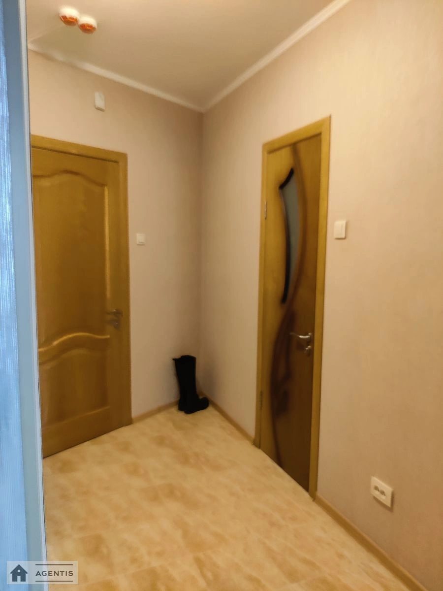 Apartment for rent. 1 room, 32 m², 8th floor/25 floors. 2, Miloslavska 2, Kyiv. 